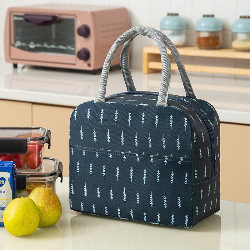 Panda Tote2Go: Compact and Versatile Lunch Bag for Work, School, and Picnics